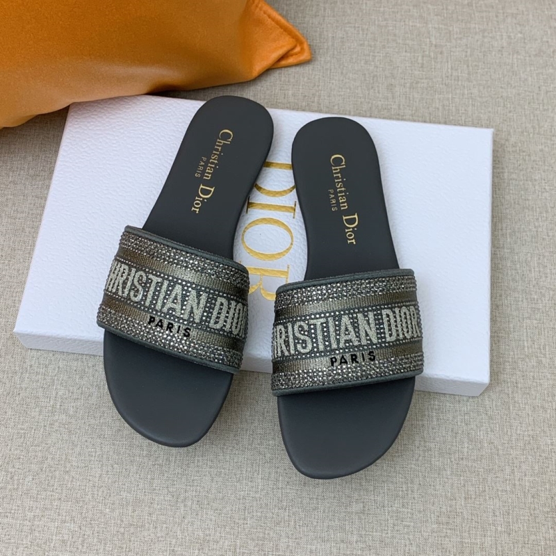 ch**an D*or slippers